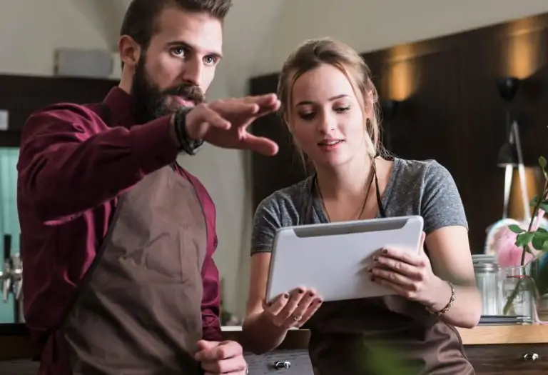 7 Easy Ways Restaurants Can Stay Updated With Technology Trends