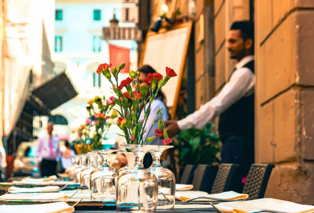Manage Dining Experiences